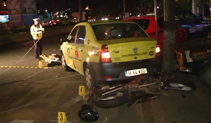 ACCIDENT în Capitală. Un motociclist a murit pe loc după ce a intrat într-un taxi VIDEO