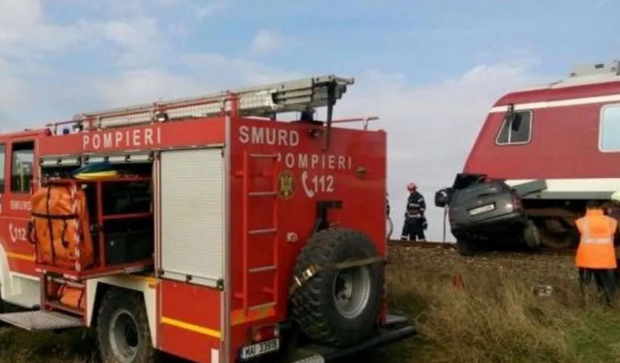 Accident grav lângă Bucureşti: O maşină, spulberată de tren