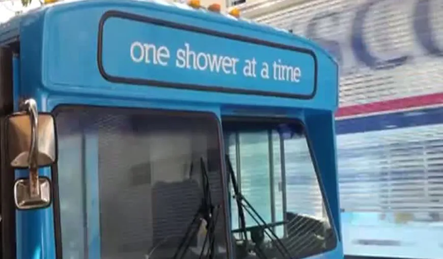 Iniţiativă inedită în San Francisco: Autobuze transformate în cabine de duş VIDEO
