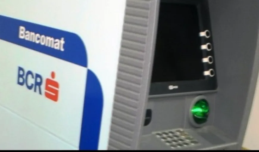 BCR elimină comisioanele de retragere de numerar şi interogare sold, indiferent de ATM