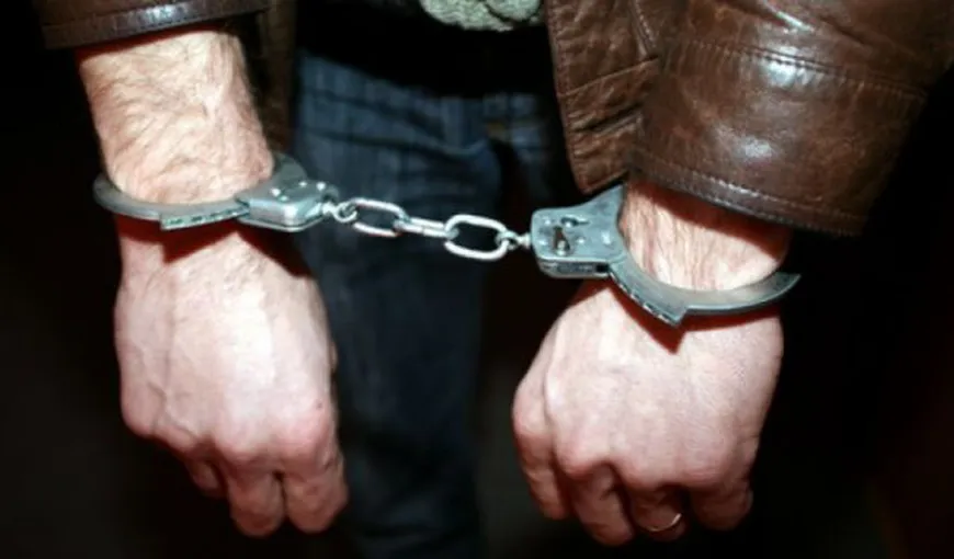Un bărbat a fost arestat preventiv în timp ce aştepta să primească un pachet din Spania VIDEO