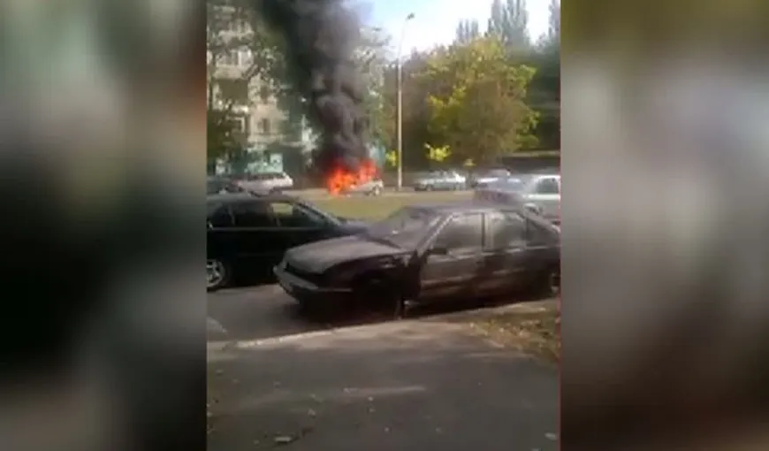 CLIPE de PANICĂ în Galaţi. O maşină a fost cuprinsă de flăcări VIDEO
