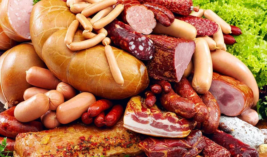 OMS: Carnea procesată, la fel de cancerigenă ca tutunul şi gazele de eşapament