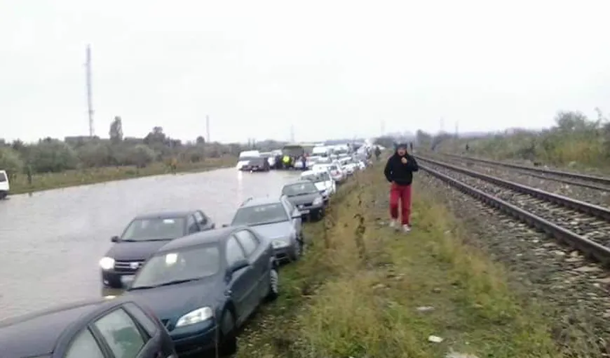 Imagini apocaliptice în Constanţa. Gospodării inundate, zeci de maşini cu pasageri, luate de viitură VIDEO
