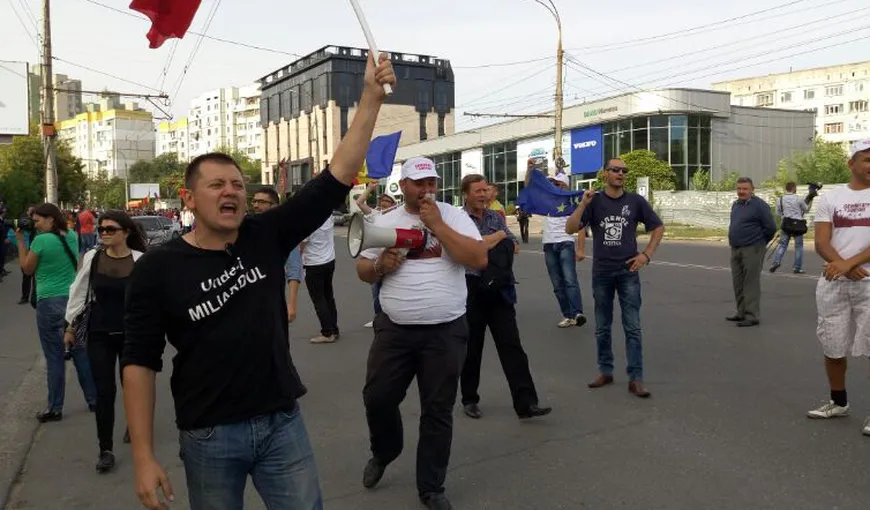Protest la Chişinău. Oamenii au cerut demisia guvernului şi alegeri anticipate. Următoarele acţiuni ale DA
