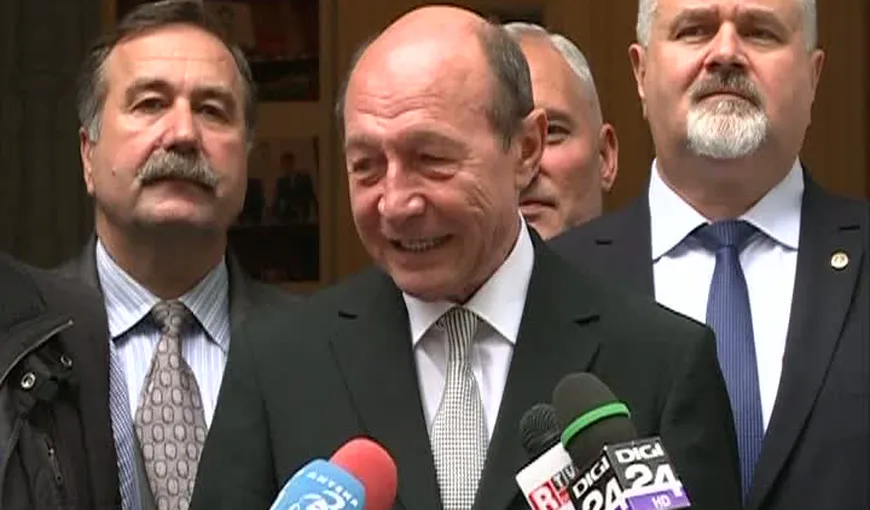 Traian Băsescu îşi anunţă înscrierea în PMP