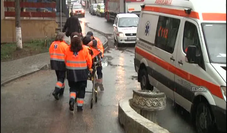 Situaţie revoltătoare la spitalul din Bacău. Pacienţi plimbaţi cu targa, după ce un Dorel a făcut o lucrare de mântuială