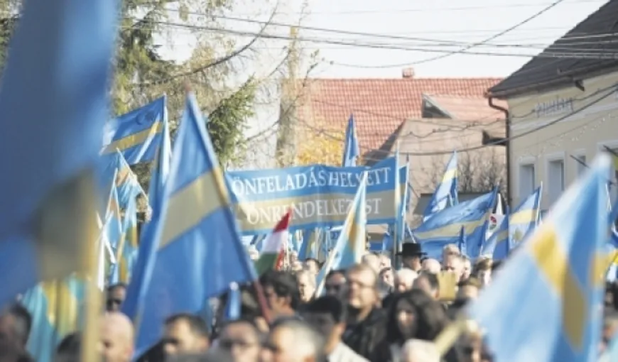 Miting în Harghita: Maghiarii au manifestat pentru AUTONOMIE, la Miercurea Ciuc. PETIŢIE pentru guvernul Cioloş