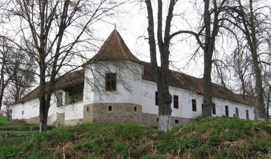 BLACK FRIDAY 2015. Un castel vechi de 500 de ani din Braşov a fost vândut la preţ de GARSONIERĂ
