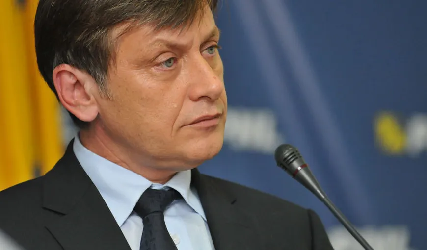 Crin Antonescu: PNL face aceleaşi greşeli ca PD-ul în timpul preşedinţiei lui Băsescu
