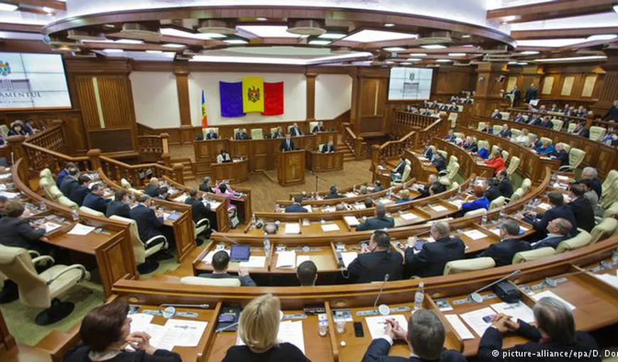 Negocieri pentru formarea noii coaliţii, la Chişinău: Liberalii şi Grupul Leancă nu vor alianţă cu comuniştii