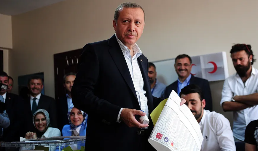 Alegeri legislative CRUCIALE în Turcia. Erdogan speră ca partidul său să obţină majoritatea absolută