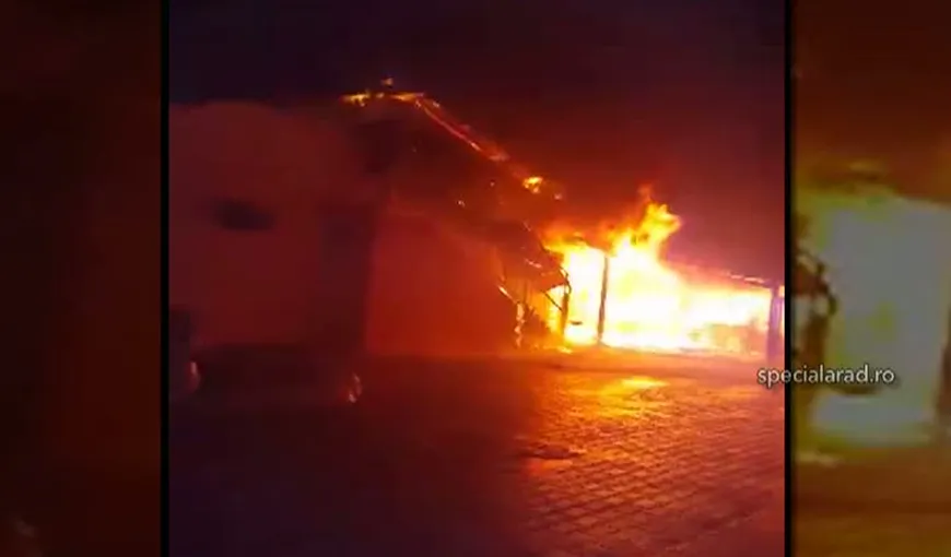 Incendiu puternic la o PENSIUNE din Lipova. VIDEO
