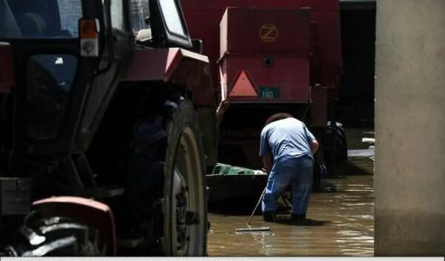 Peste 500 de angajaţi MAI au intervenit duminică pentru îndepărtarea efectelor inundaţiilor