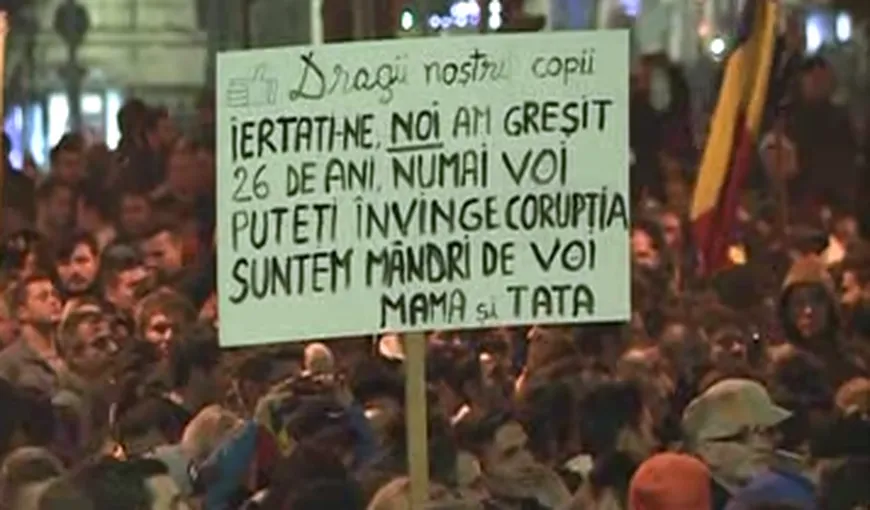 Ce MESAJE EMOŢIONANTE au scris pe pancarte protestatarii din Bucureşti VIDEO