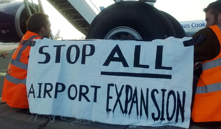 Ecologiştii au perturbat accesul pe aeroportul londonez Heathrow
