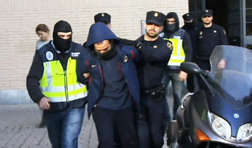 Trei suspecţi care ar fi susţinut Statul Islamic au fost arestaţi în Spania