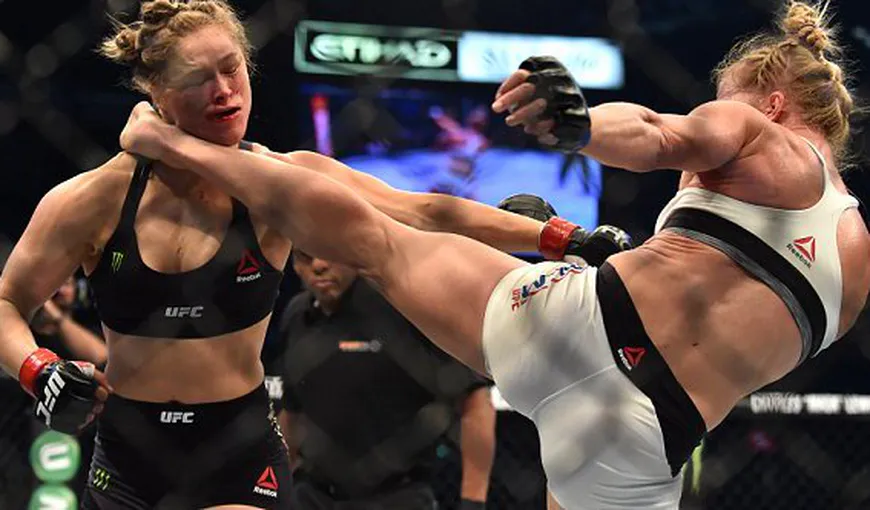 MMA-ul are o nouă campioană mondială. KO devastator suferit de Ronda Rousey VIDEO