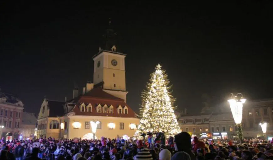 Braşov: Concert de colinde şi muzică tradiţională de Crăciun, în Piaţa Sfatului