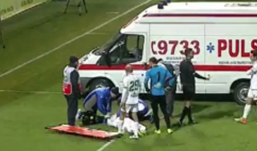 Momente de panică la Chiajna – Poli Timişoara. Fotbalist scos cu ambulanţa de  pe teren VIDEO