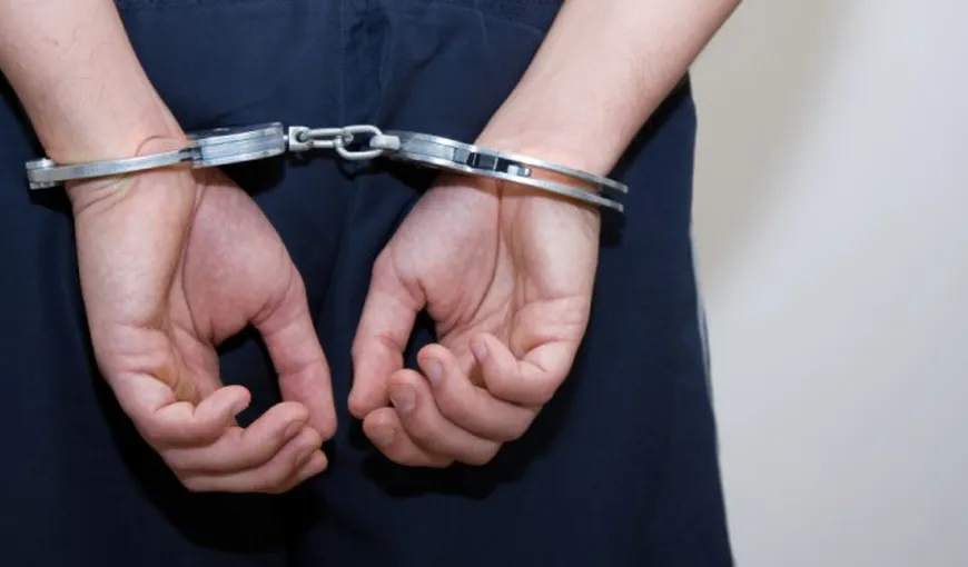 Hoţ arestat după ce a furat 250 de laptopuri şi telefoane dintr-un magazin din Iaşi