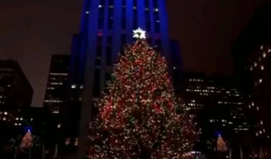 Atmosferă de sărbătoare la New York. Bradul de Crăciun din Rockefeller Center a fost aprins VIDEO