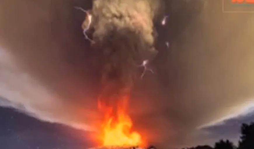 Mai mulţi artişti români, BLOCAŢI pe aeroport în Italia după ce a erupt vulcanul Etna