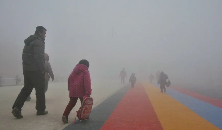 COD ROȘU de poluare în China. „Airpocalypse” ucide peste 4.000 de persoane zilnic. VIDEO
