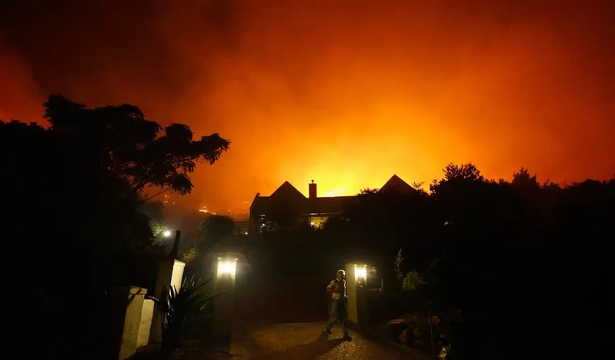 Africa de Sud: Incendii la Cape Town soldate cu 9 morţi. 1.500 de persoane au rămas fără adăpost