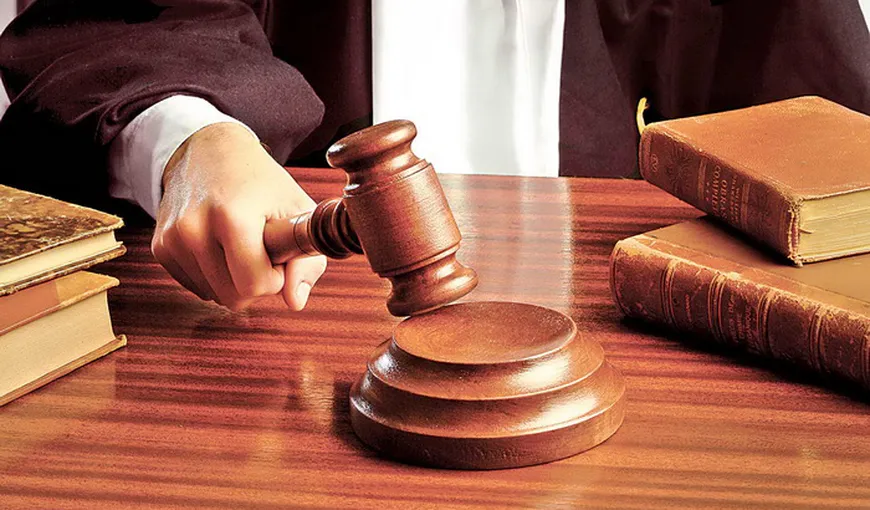 Un bistriţean care a comis o crimă acum 10 ani este încă judecat sub control judiciar