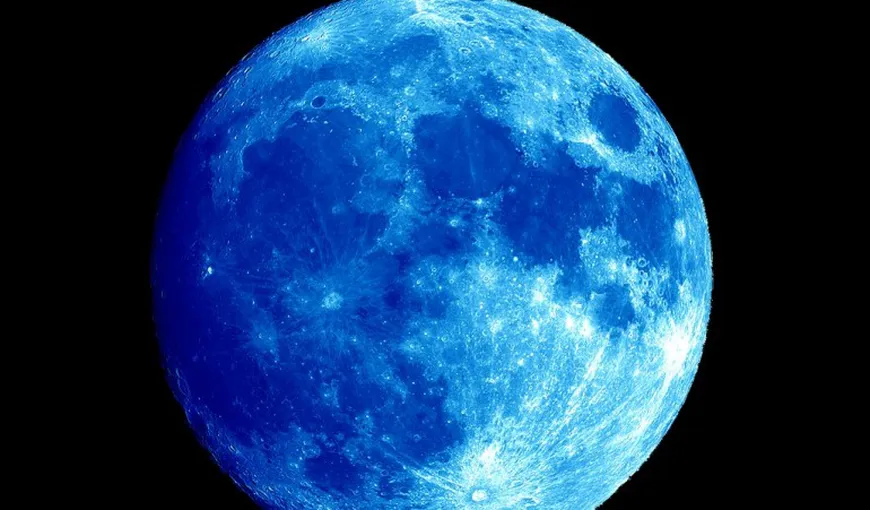 Fenomen astronomic rar de Crăciun: Luna rece nu s-a mai văzut pe cer din 1977