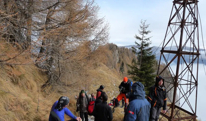 Turiştii blocaţi pe un traseu din Masivul Bucegi, recuperaţi de salvamontişti
