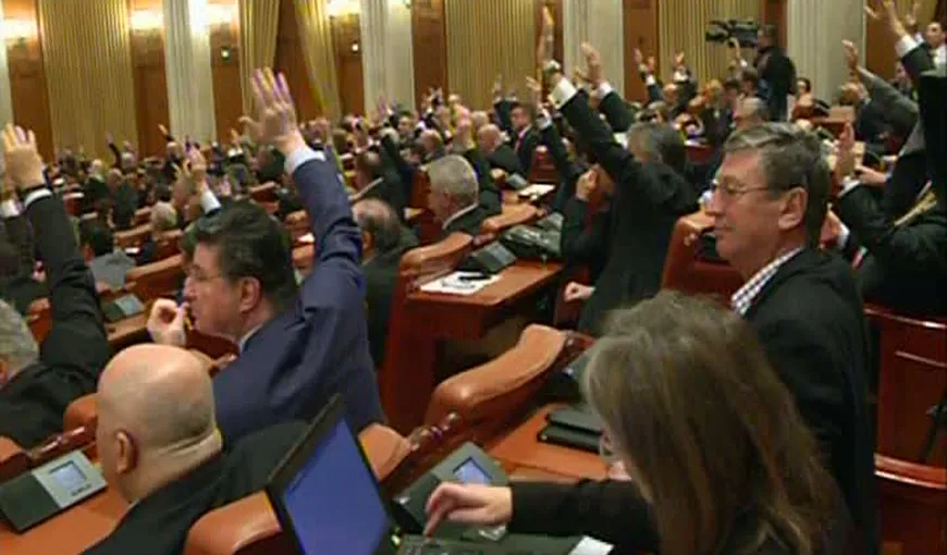 Parlamentarii şi-au votat PENSIILE SPECIALE. Scandal în plen: Zgonea o depăşeşte în măiestrie pe Roberta Anastase VIDEO