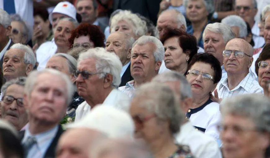 Pensionarii îi cer premierului Cioloş să facă demersuri pentru modificarea legii pensiilor