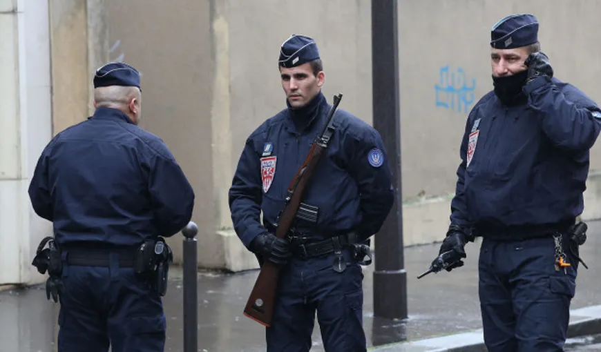 STARE de URGENŢĂ în Franţa: Poliţia a făcut 2.500 de percheziţii şi 350 de consemnări la domiciliu