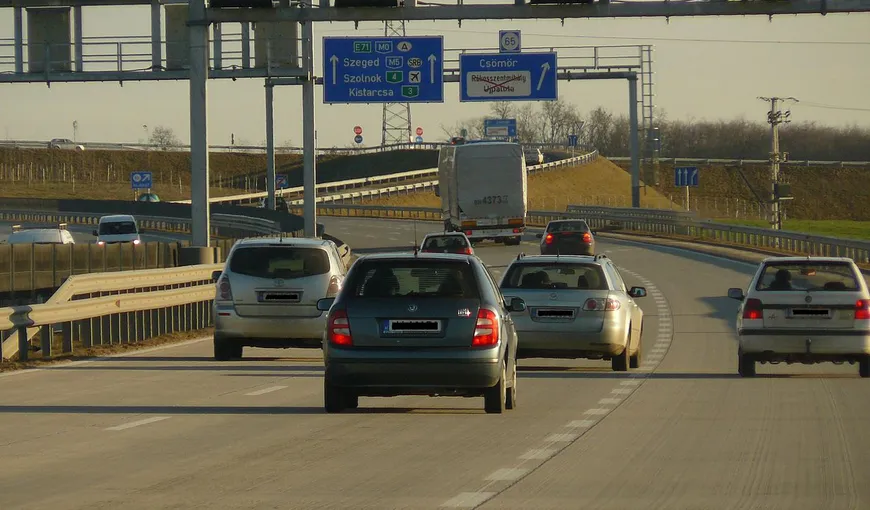 MAE, atenţionare de călătorie: Restricţii de circulaţie pentru camioanele de peste 7,5 tone ce trec prin Ungaria