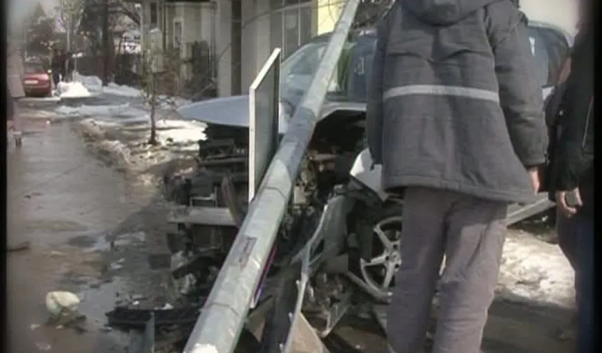 Accident grav în Gorj. Şoferul unui autocar a lovit un bărbat, după care a fugit de la locul faptei VIDEO