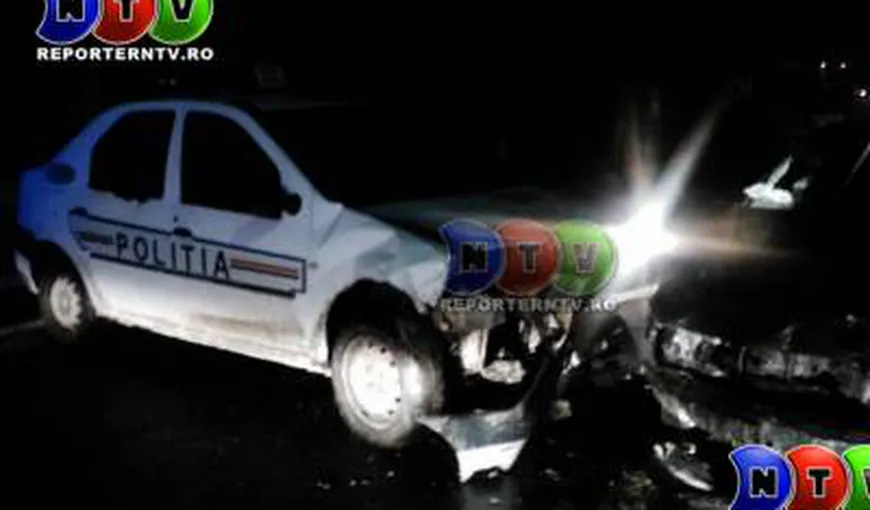 Accident la Hârşova. Trei persoane rănite după ce o maşină a Poliţiei a fost lovită de un autoturism