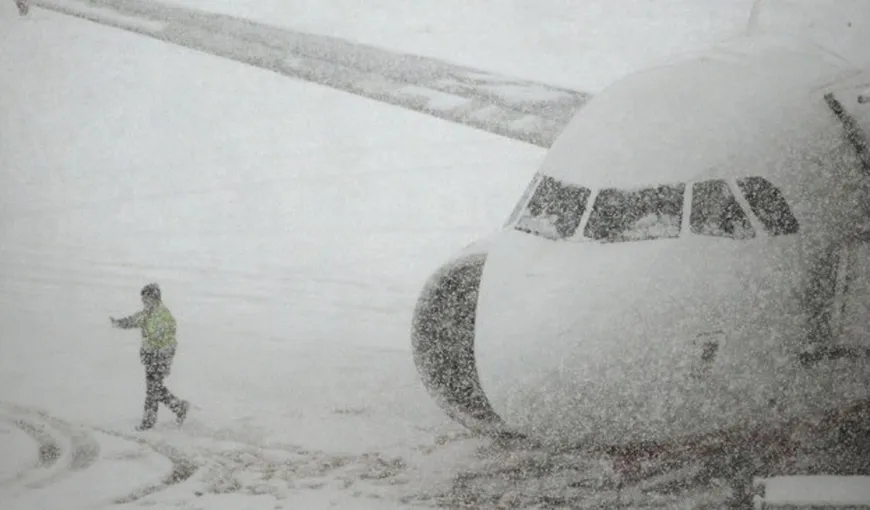 Trafic aerian în condiţii de iarnă: Două curse au fost anulate