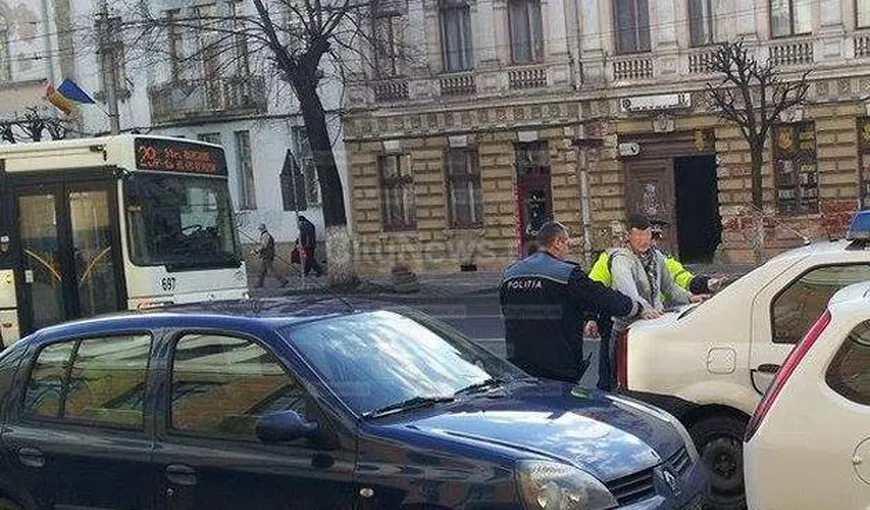 Panică în centrul Clujului. Un bărbat a urcat cu un cuţit în autobuz şi i-a ameninţat pe călători