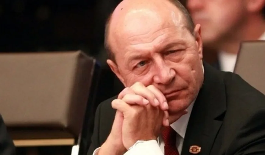 Traian Băsescu, ATAC la Cioloş: „Merkel l-a tratat ca pe un copil de mingi”