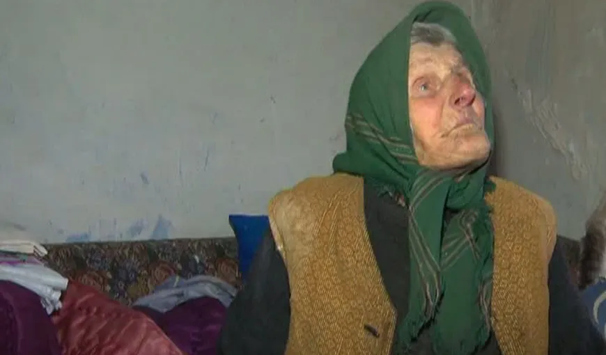O bătrână extrem de săracă din Argeş, ajutată la iniţiativa unui băiat de 13 ani VIDEO