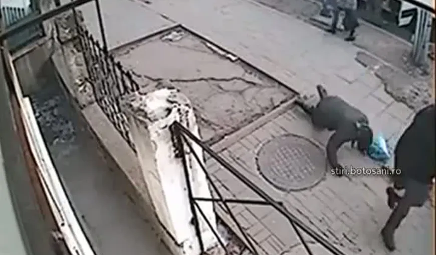 O bordură din Botoşani face zilnic victime. Sute de oameni cad în capcana de pe trotuar VIDEO