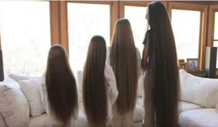 O mamă şi cele trei fete ale ei nu s-au tuns niciodată. Cum arată familia cu cel mai lung păr din lume VIDEO