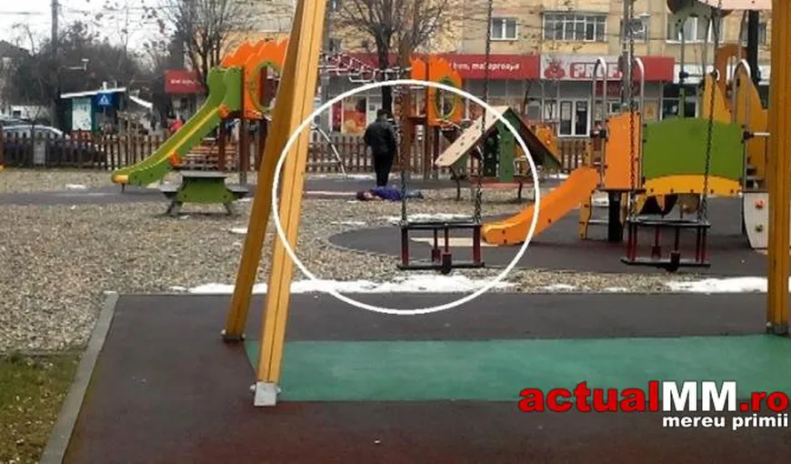 Adolescenţi găsiţi leşinaţi într-un parc din Baia Mare. Martorii cred că tinerii au consumat droguri VIDEO