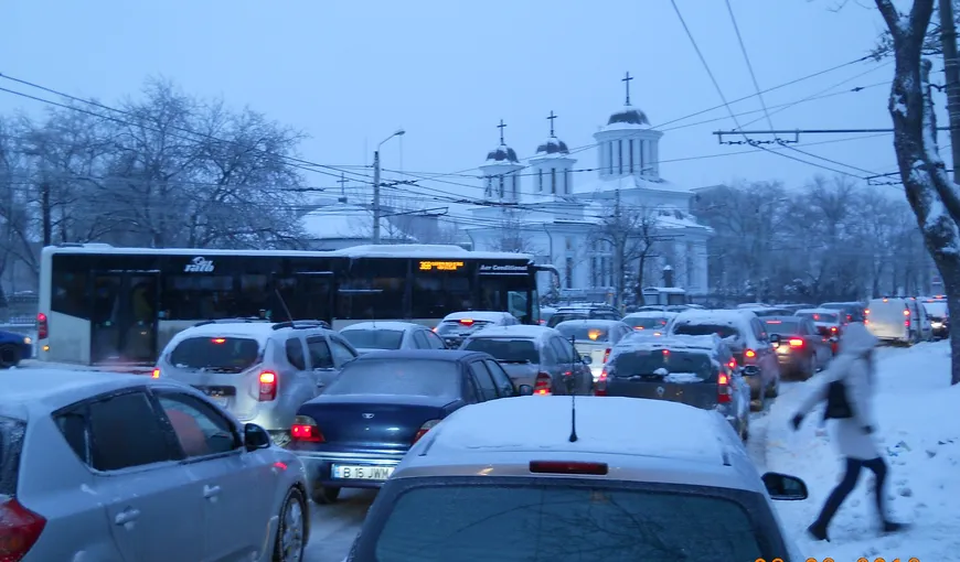 Comandament de iarnă: Traficul rutier în Capitală se desfăşoară în condiţii de iarnă