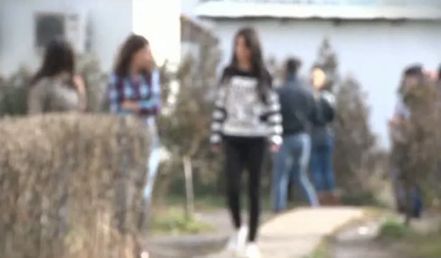 Momente cumplite într-un liceu din Ploieşti. Trei eleve au fost luate cu ambulanţa din cauza drogurilor