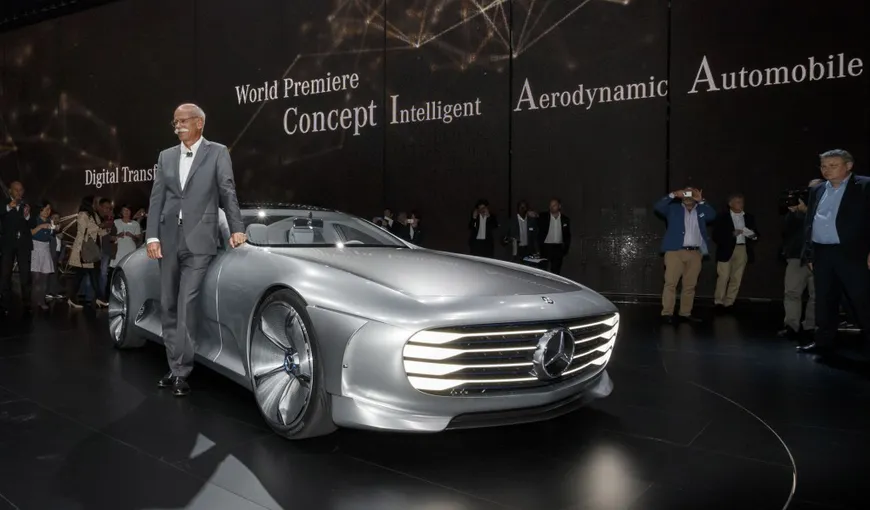 Maşina viitorului vine de la Mercedes! Se transformă în mers