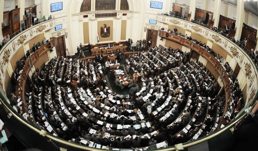 Parlamentul Egiptului s-a întrunit după mai mult de trei ani de întrerupere