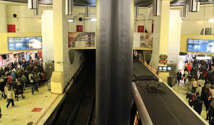 Staţiile de metrou Romană şi Victoriei, închise după ce un tren a lovit o persoană UPDATE